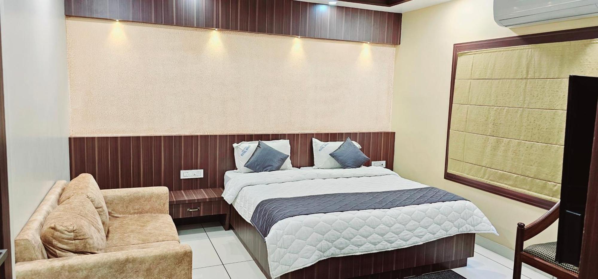 Hotel Royal Wings Elur Экстерьер фото